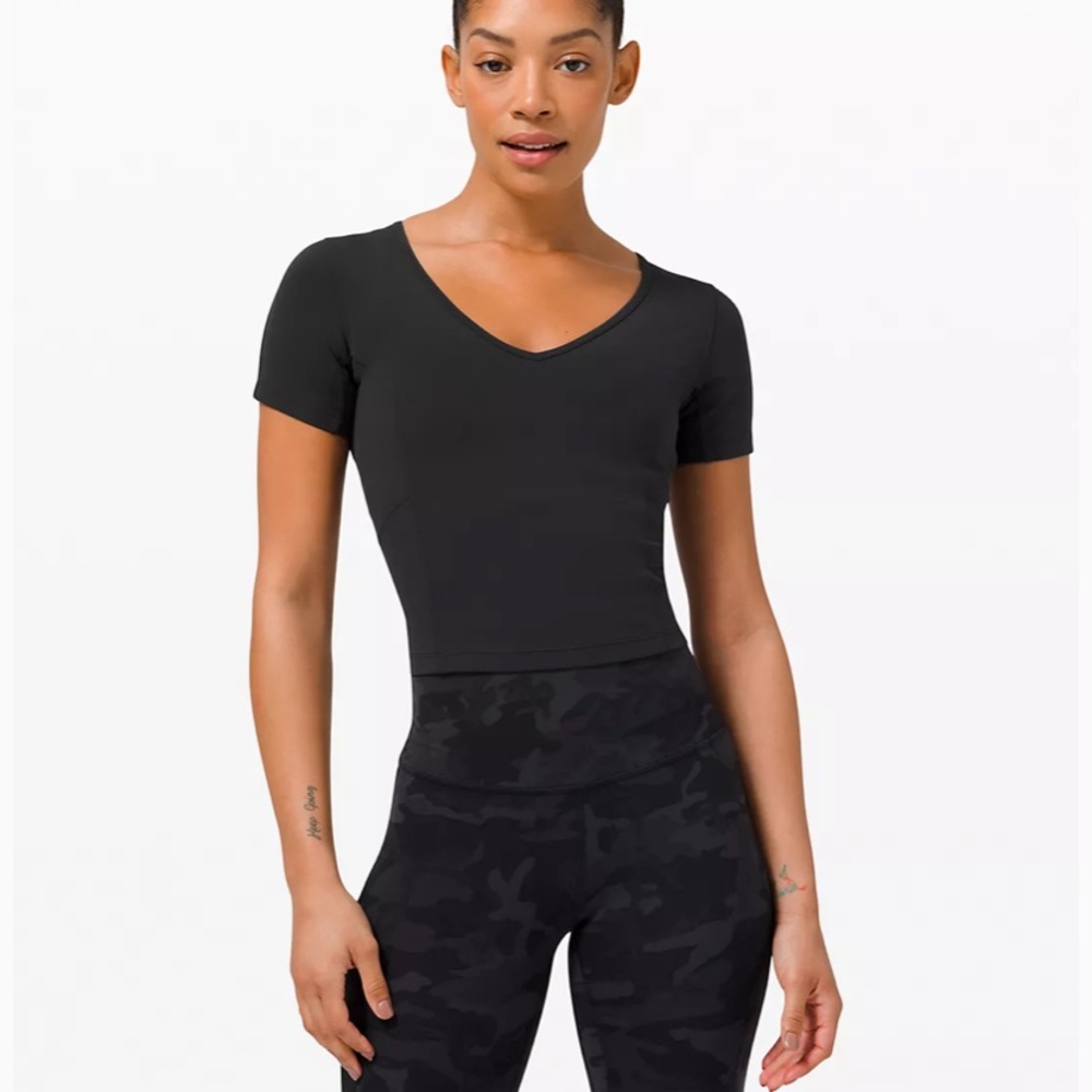 Lululemon cropped top